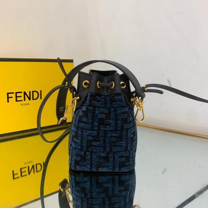 Ladies Fendi shoulder bags with a quilted leather exterior for a luxurious and cozy lookWF -  Fendi Bag - 098