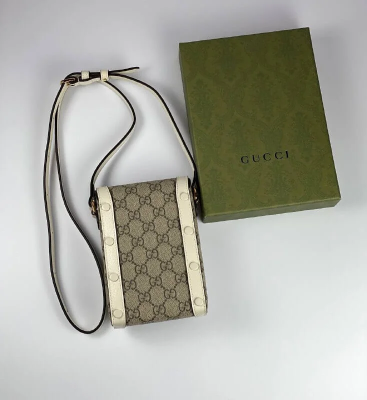 Women Gucci crossbody bags with a printed floral patternGucci Horsebit 1955 mini bag white