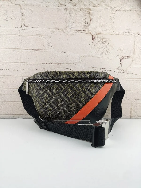 Ladies Fendi shoulder bags with a detachable scarf strap for a stylish and versatile optionEN   Designer bags by Fendi 171