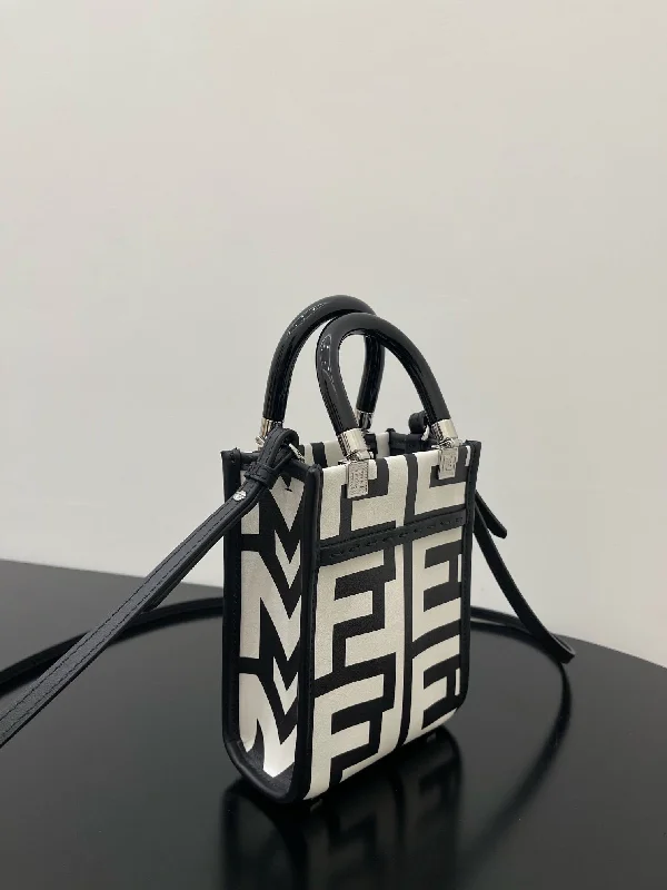 Fendi bags with a detachable makeup pouch inside for beauty - conscious usersWF -  Fendi Bag - 081