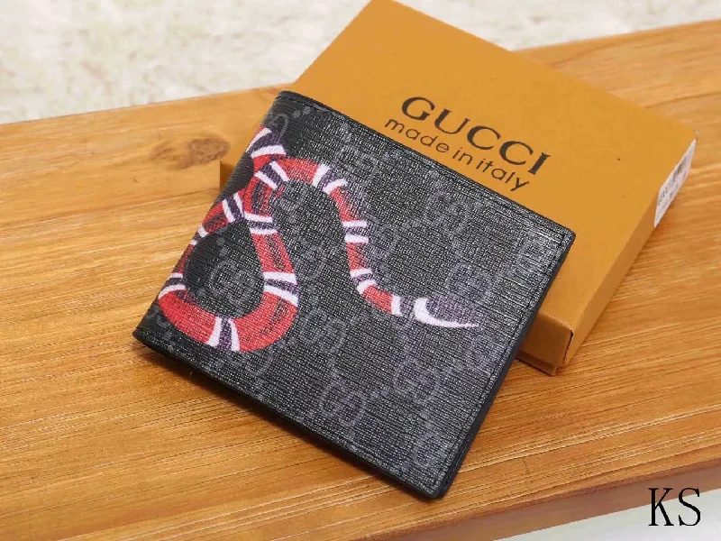 Gucci backpacks for women with a sleek silhouetteGucci Wallet (Men)