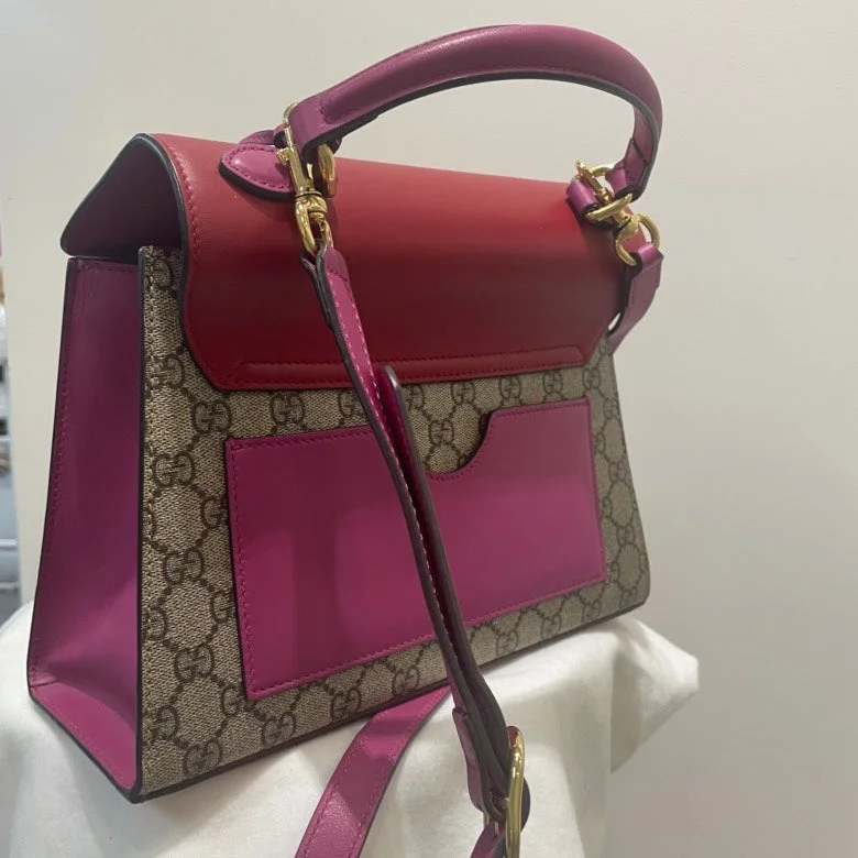 Gucci tote bags for women with a water - resistant coatingGucci GG Supreme Padlock Top Handle Shoulder Bag,Red & Beige