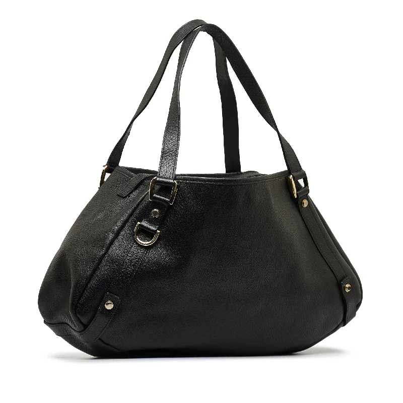 Women Gucci bags with a zippered interior pocketBlack Gucci Abbey Leather Tote Bag