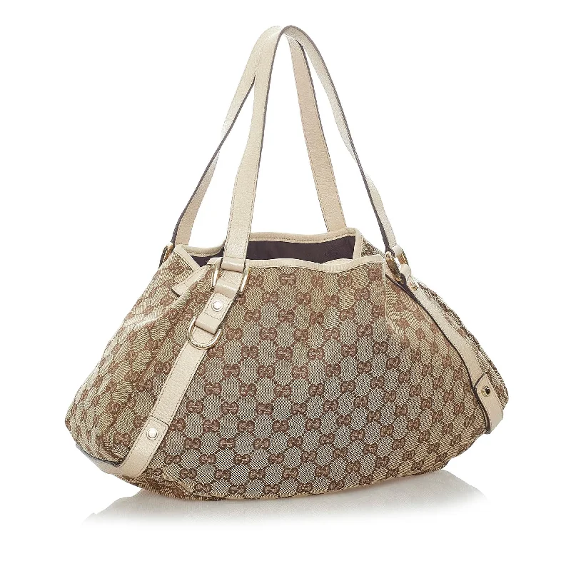 Women Gucci bags with a zippered interior pocketGucci GG Canvas Abbey Shoulder Bag (32860)