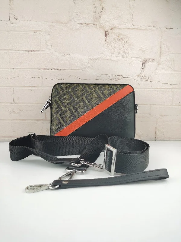 Ladies Fendi crossbody bags with a single - strap design for simplicity and ease of useEN   Designer bags by Fendi 174