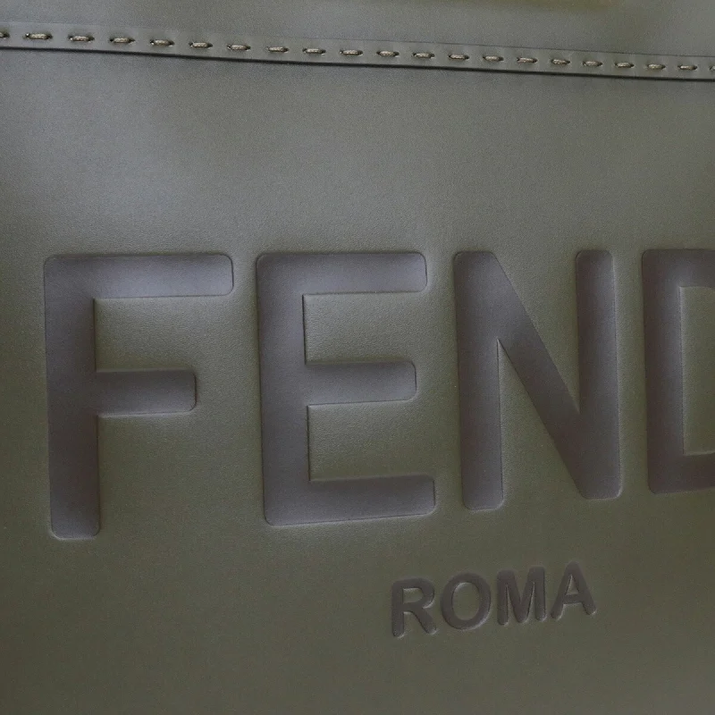 Fendi Baguette bags with a studded leather trim for a bold and edgy lookFENDI 7V80 tote bag khaki men's