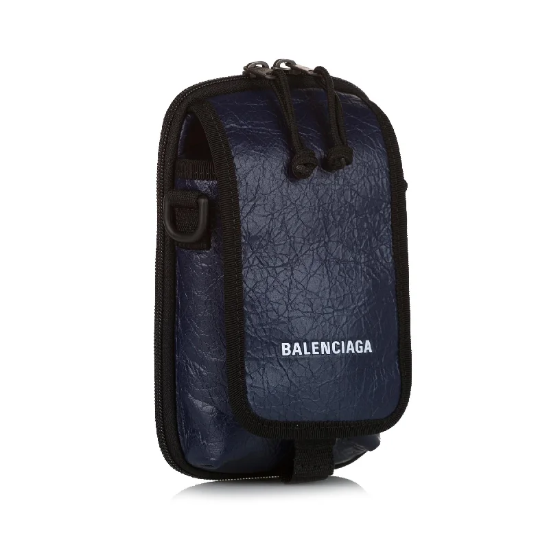 Balenciaga Speed medium size with reinforced heel areaBalenciaga Explorer Pouch (SHG-35218)