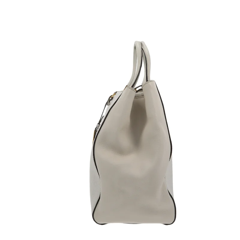 Fendi Peekaboo bags with a classic two - compartment design for organized storageFENDI 2Jours Handbag in White Leather