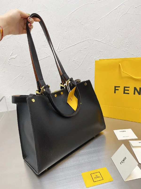 Fendi bags with a detachable mirror inside for quick touch - ups and groomingEN   Designer bags by Fendi 139