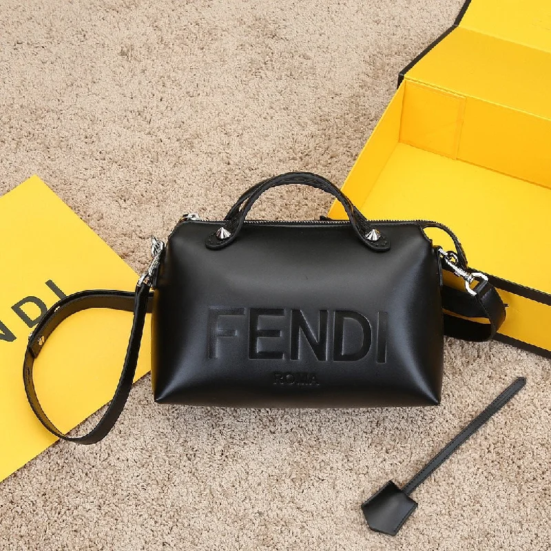 Ladies Fendi Peekaboo bags with a detachable shoulder strap for different carrying optionsEN   Designer bags by Fendi 164