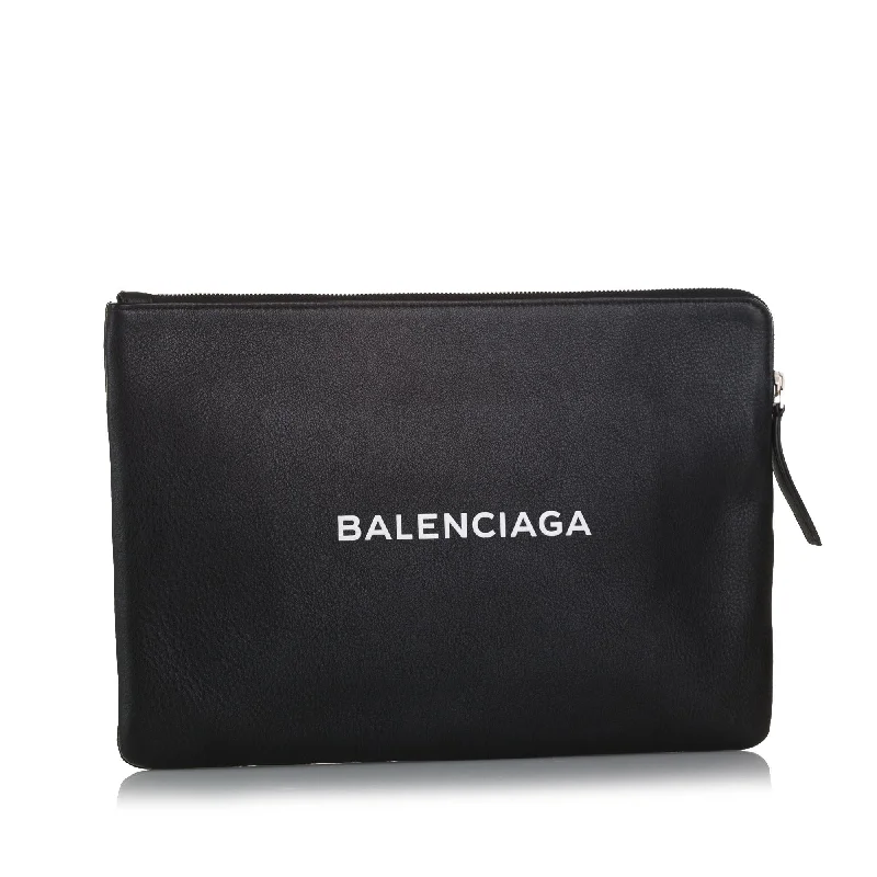 Balenciaga Papier Shopping Tote small size with reinforced bottomBalenciaga Everyday Logo Clutch (SHG-R17o5t)