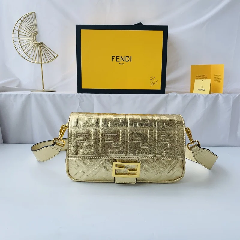 Fendi bags with a front - zip pocket for small items such as lip balm and earphonesEN   Designer bags by Fendi 179