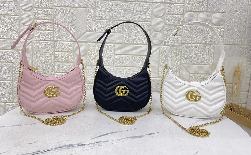 Women Gucci bags with a magnetic snap closure for easy accessGucci Handbag should top handle