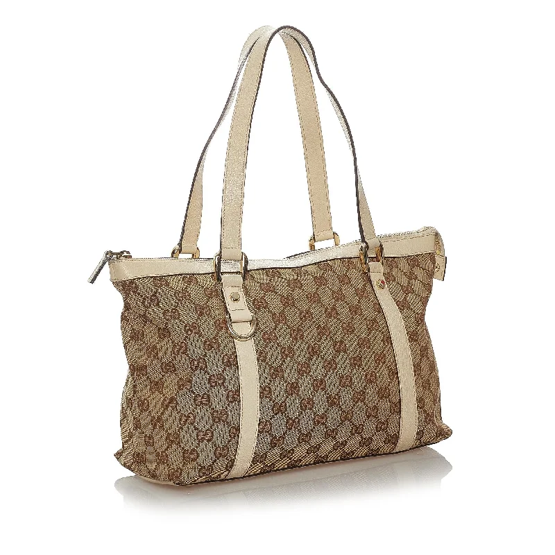 Gucci tote bags for women with a spacious interiorGucci GG Canvas Abbey Shoulder Bag (27473)