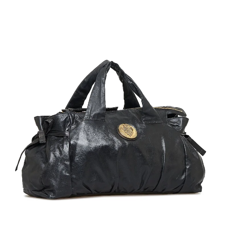 Women Gucci bags with interlocking G hardware for a classic lookBlack Gucci Hysteria Tote Bag