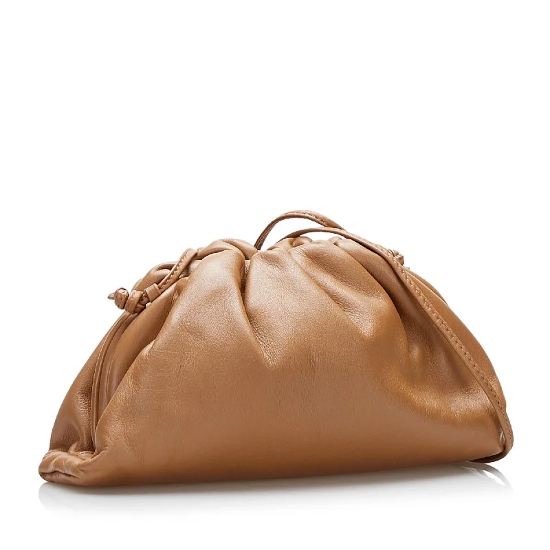 Bottega Veneta bags in earthy tonesBottega Veneta The Mini Pouch (SHG-36854)