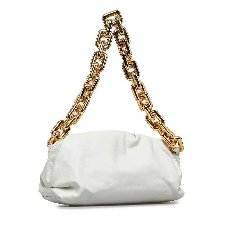 Bottega Veneta bags for shopping spreesBottega Veneta The Chain Pouch (SHG-T5Qhmu)