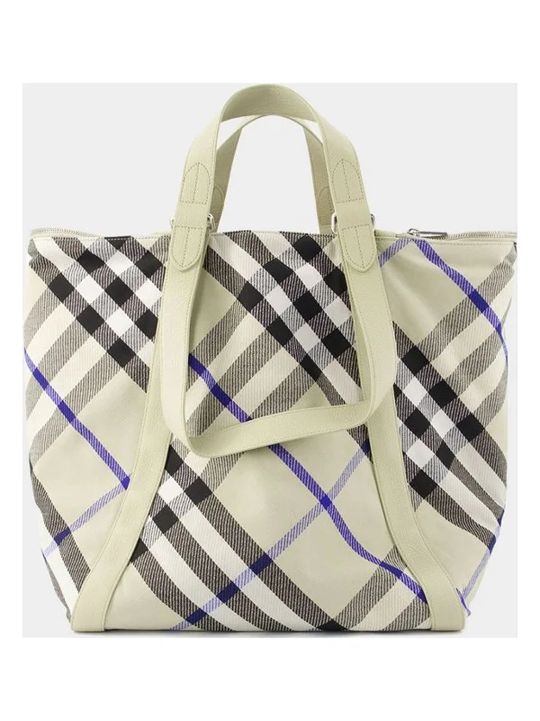 Sustainable Burberry Bags Made from Recycled MaterialsMedium Shopper Bag in Neutral | 8089791