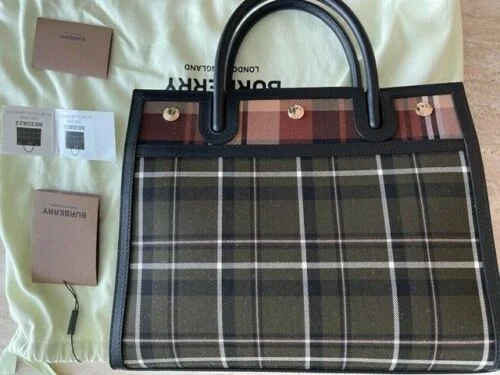 Pattern - Mixing Burberry Bags for a Fashion - Forward LookBurberry Wool Tartan Two Handle Title Green Handbag Leather Italy Bag New