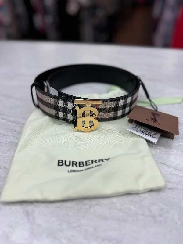 Burberry Bags with Chain Straps for a Chic VibeBelt Bag Luxury Designer By Burberry, Size: Medium