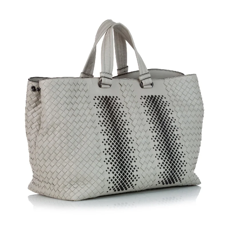 Bottega Veneta bags with magnetic snap closuresBottega Veneta Studded Intrecciato Leather Satchel (SHG-28232)