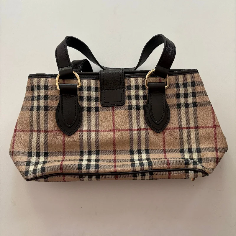 Statement - Making Oversized Burberry BagsHandbag Designer By Burberry, Size: Medium