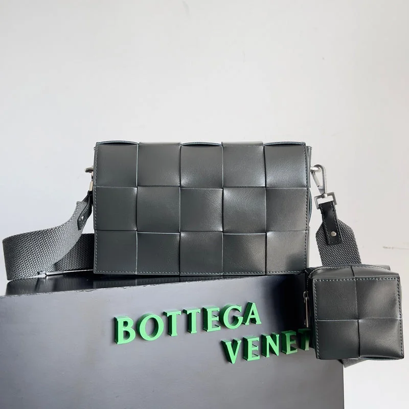 Bottega Veneta bags with contrast stitchingWhimsy Finds - Bottega Veneta Bags - 294