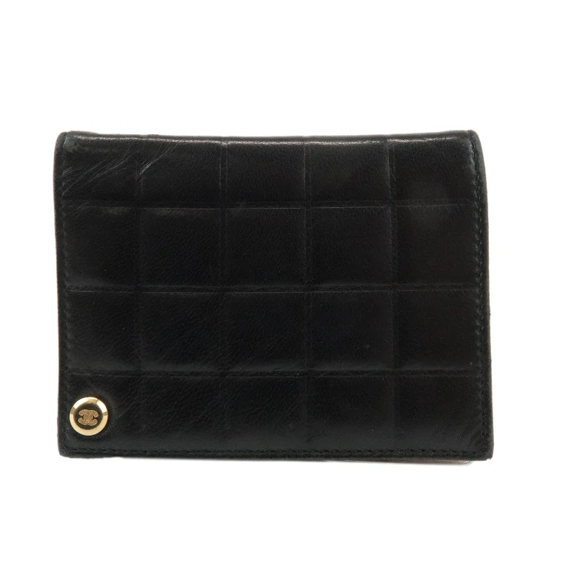 Chanel bags for women with a taste for high fashionCHANEL Chocolate Bar Lamb Skin Card Case Black