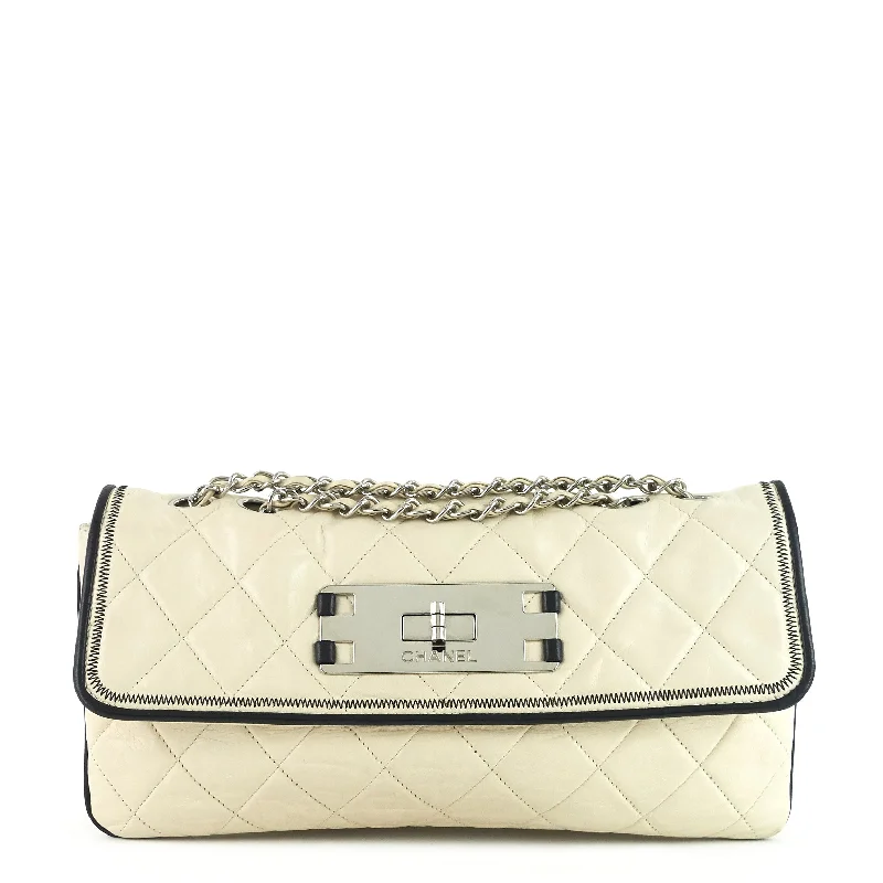 Chanel New Arrival Handbag with Gold HardwareReissue Lambskin Shoulder Bag