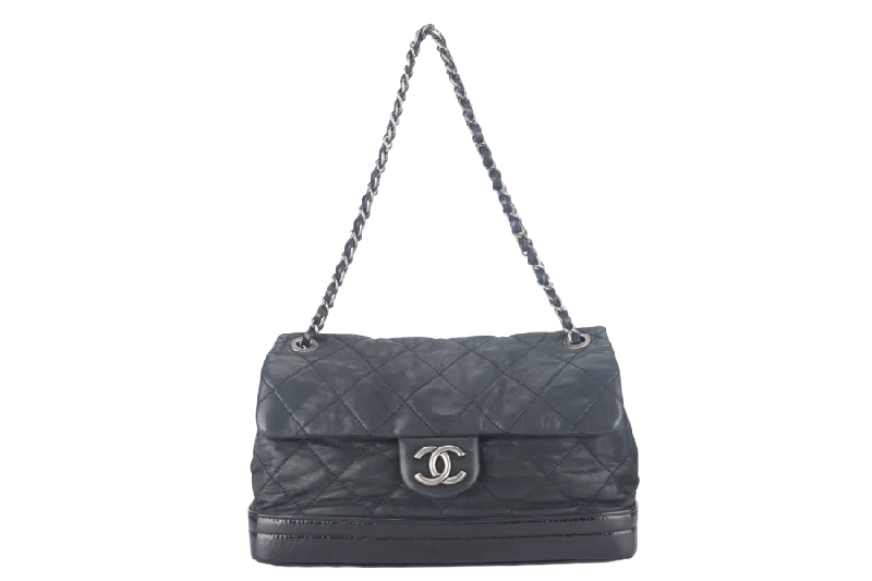 Chanel Vintage Inspired Handbag for Retro LoversCHANEL VIP FLAP BAG (1514xxxx) BLACK IRIDESCENT CALFSKIN RUTHENIUM HARDWARE WITH DUST COVER