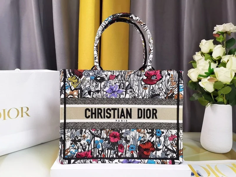 Trendsetting Christian Dior crossbody bags with a colorful strapChristian Dior  Bags - 2732