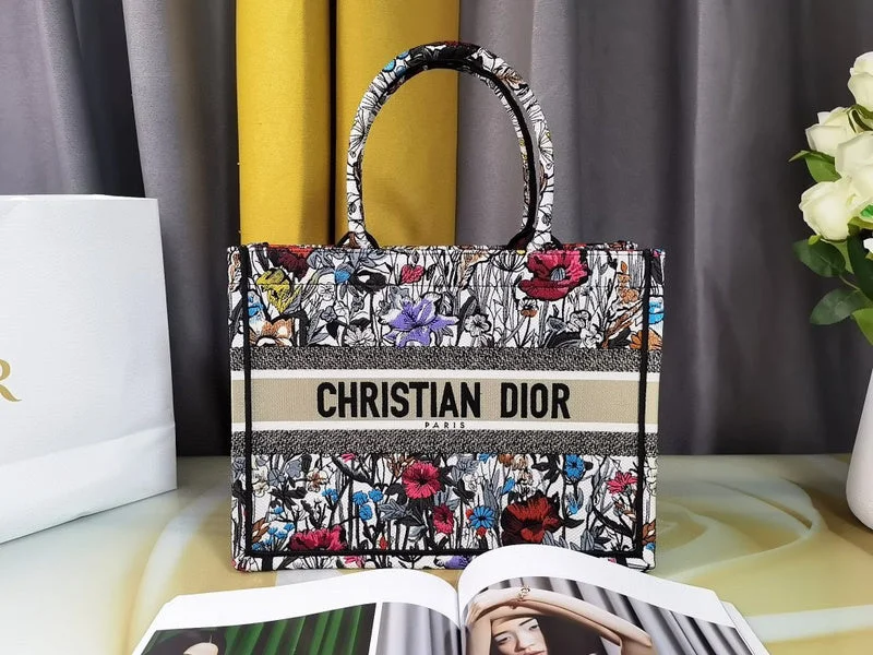 Luxury Christian Dior crossbody bags with a chain - link strapChristian Dior  Bags - 2736