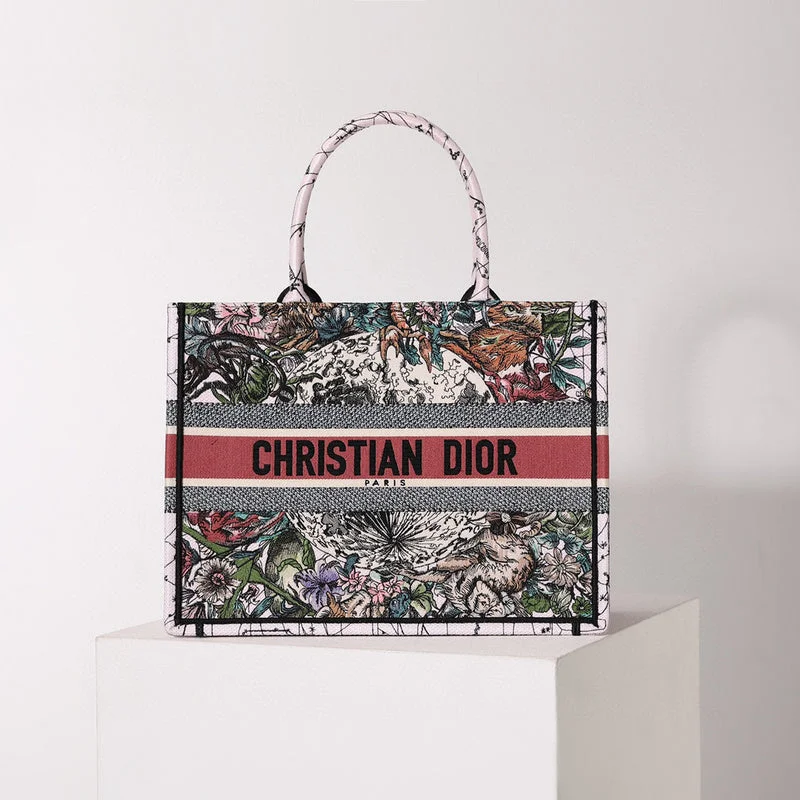 Trendsetting Christian Dior crossbody bags with a colorful strapChristian Dior  Bags - 2744