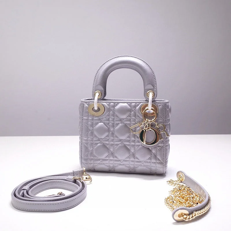 Luxury Christian Dior crossbody bags with a chain - link strapChristian Dior  Bags - 2909