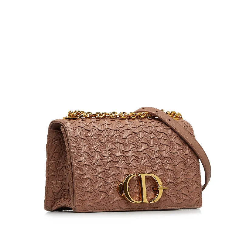 Christian Dior bags with a zip - top closure and multiple compartmentsDior 30 Montaigne Wavy Crinkled Flap (Uz2Jxn)