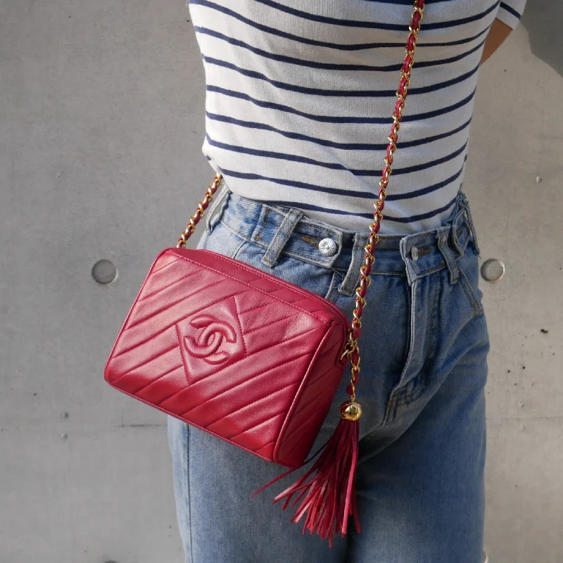 Chanel Vintage Inspired Handbag for Retro LoversCHANEL 1994-1996 Red Lambskin Quilted Camera Bag Mini 61270