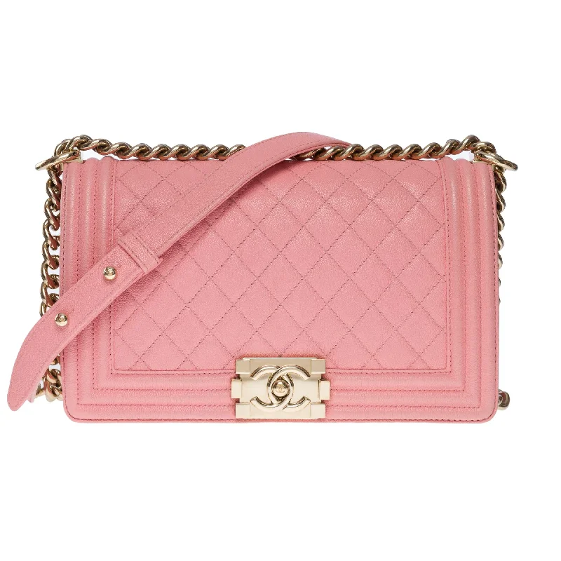 Chanel bags perfect for everyday elegCHANEL Amazing Boy Old medium shoulder bag in Pink caviar quilted leather, SHW