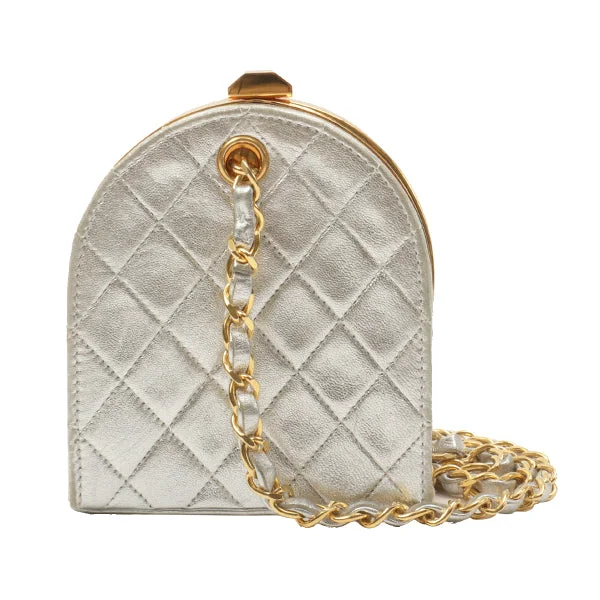 Chanel bags perfect for everyday elegChanel Around1990 Made Cc Mark Metal Clasp Chain Bag Silver