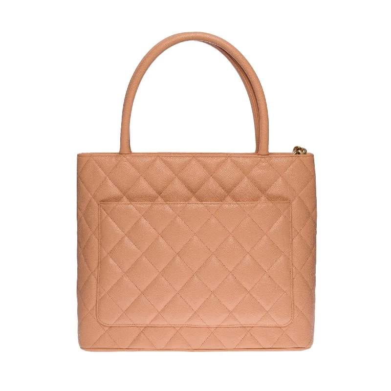 Chanel Handbag with Adjustable Strap for ComfortCHANEL Beautiful Cabas Medallion bag in salmon caviar leather, GHW