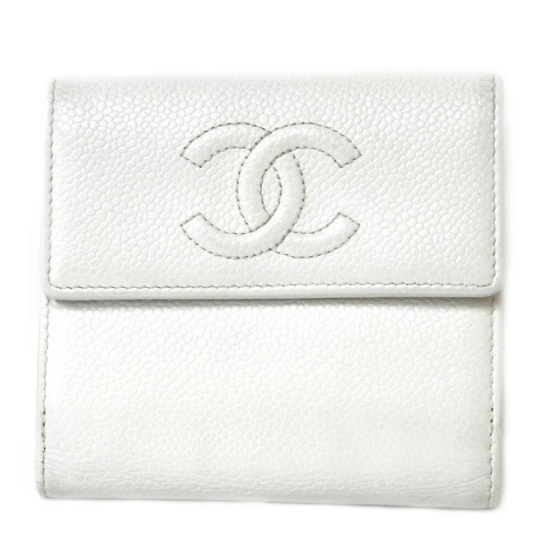 Chanel Small Crossbody Bag for TravelCHANEL bi-fold wallet caviar skin COCO mark CC white ladies leather