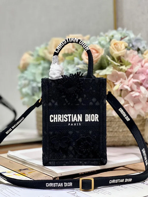 Christian Dior handbags with a detachable mirror for on - the - go touch - upsWF - Dior Bags - 382